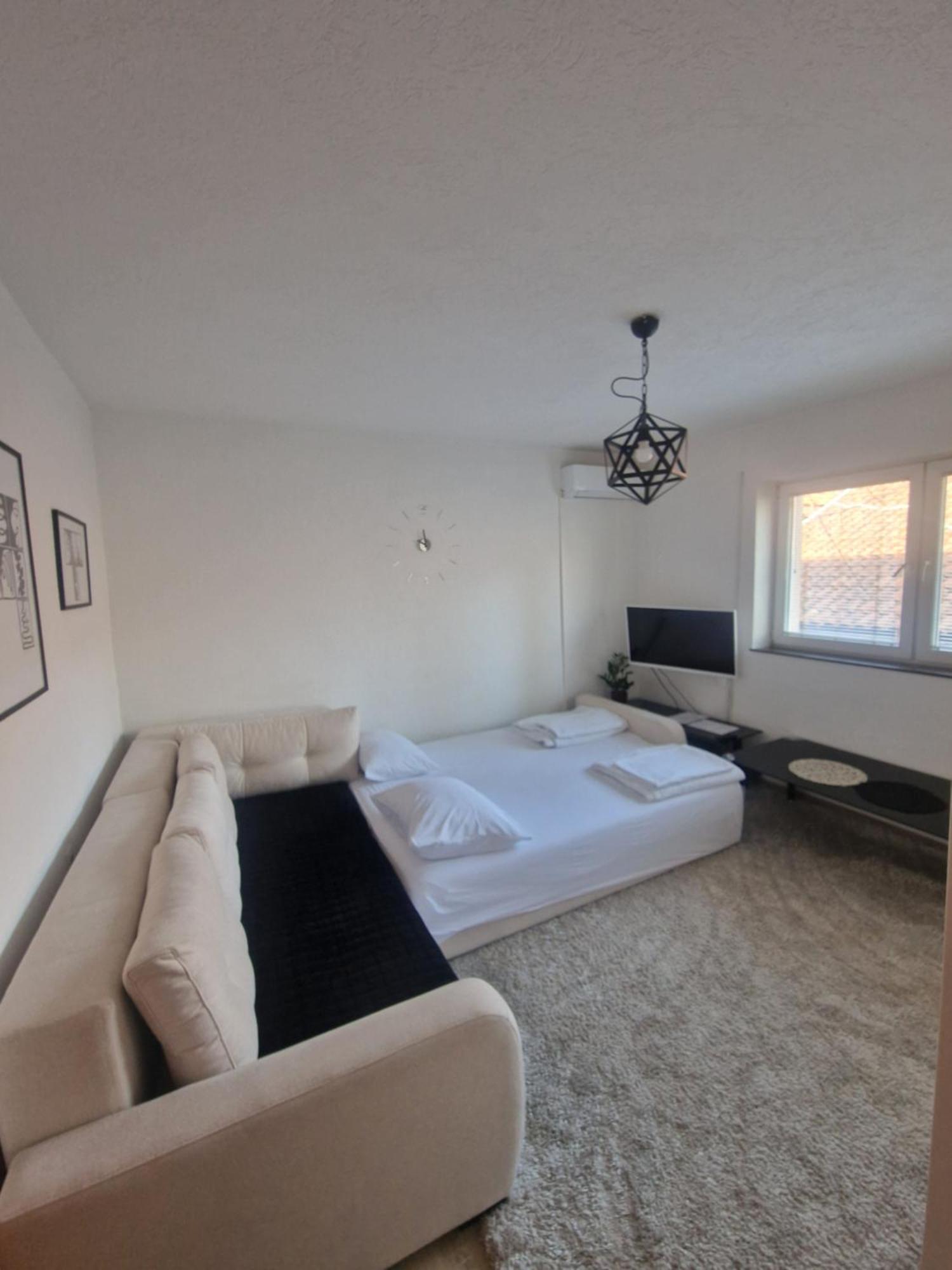 Apartments Natural And Bungalows 2 Сараево Номер фото